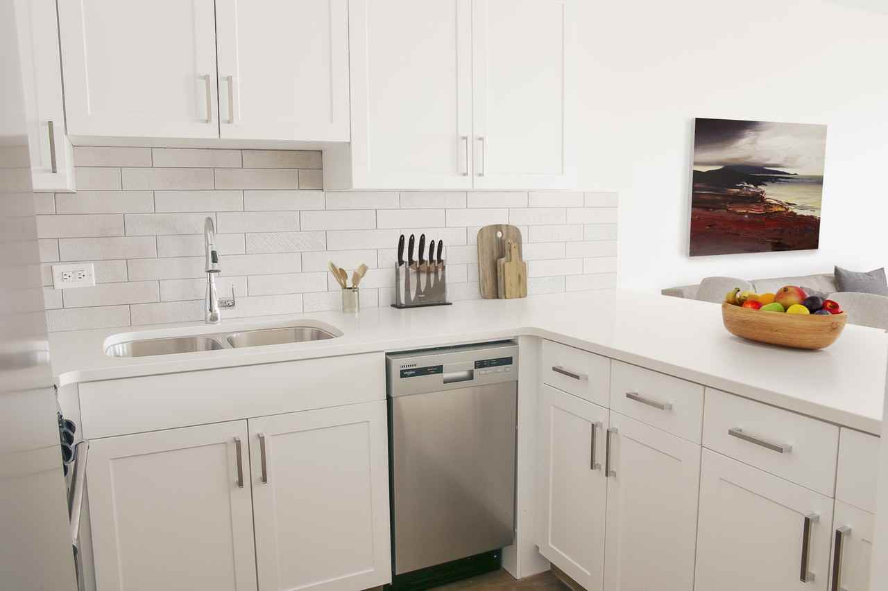 Windsor Park Plaza - Photo 6 of 50