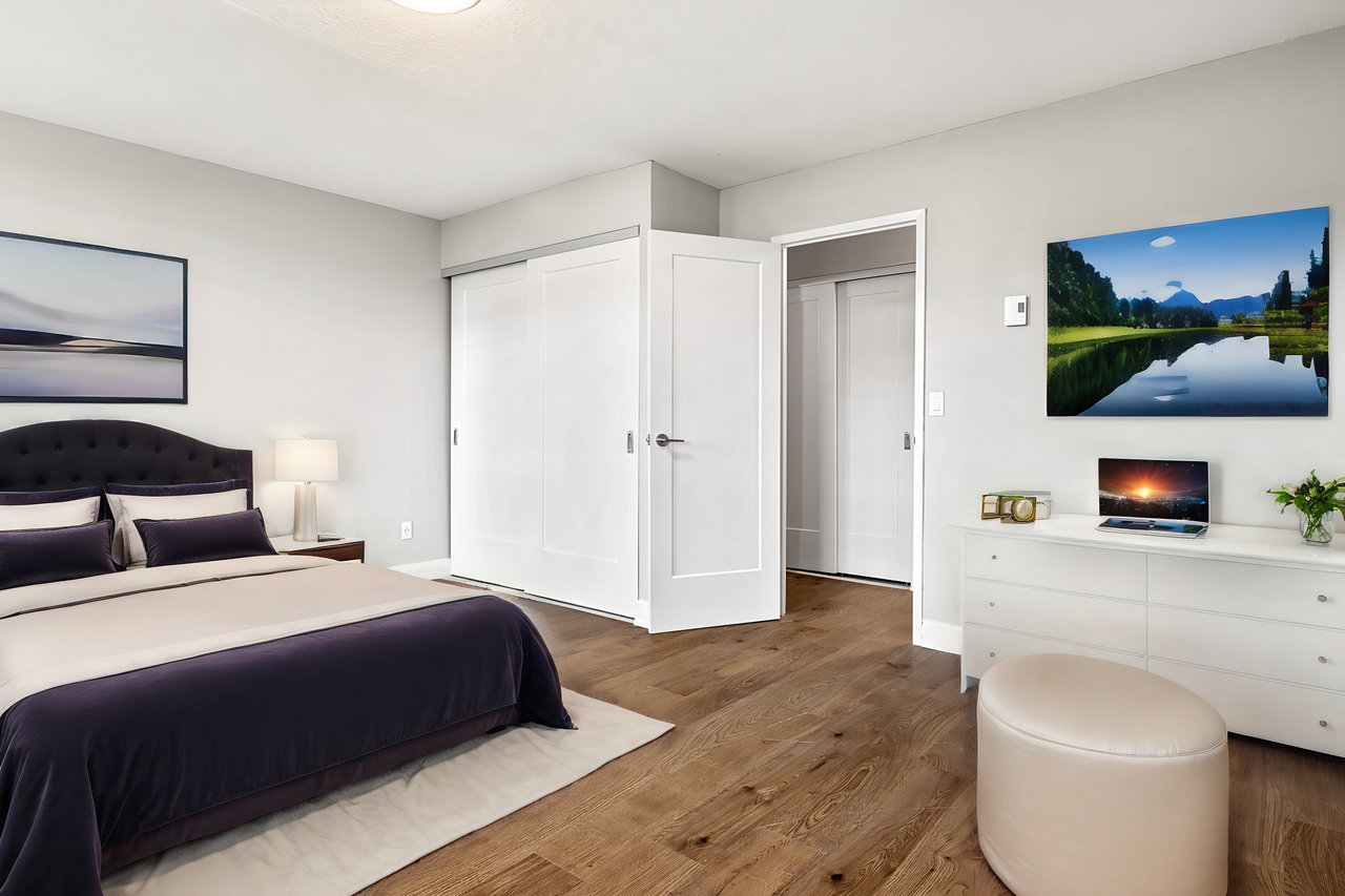 Elgin - Photo 5 of 11