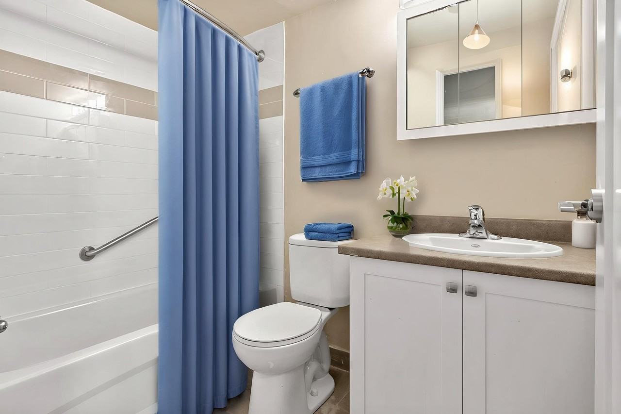 Elgin - Photo 6 of 11