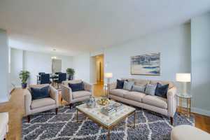 featured image of 100 Queen St N