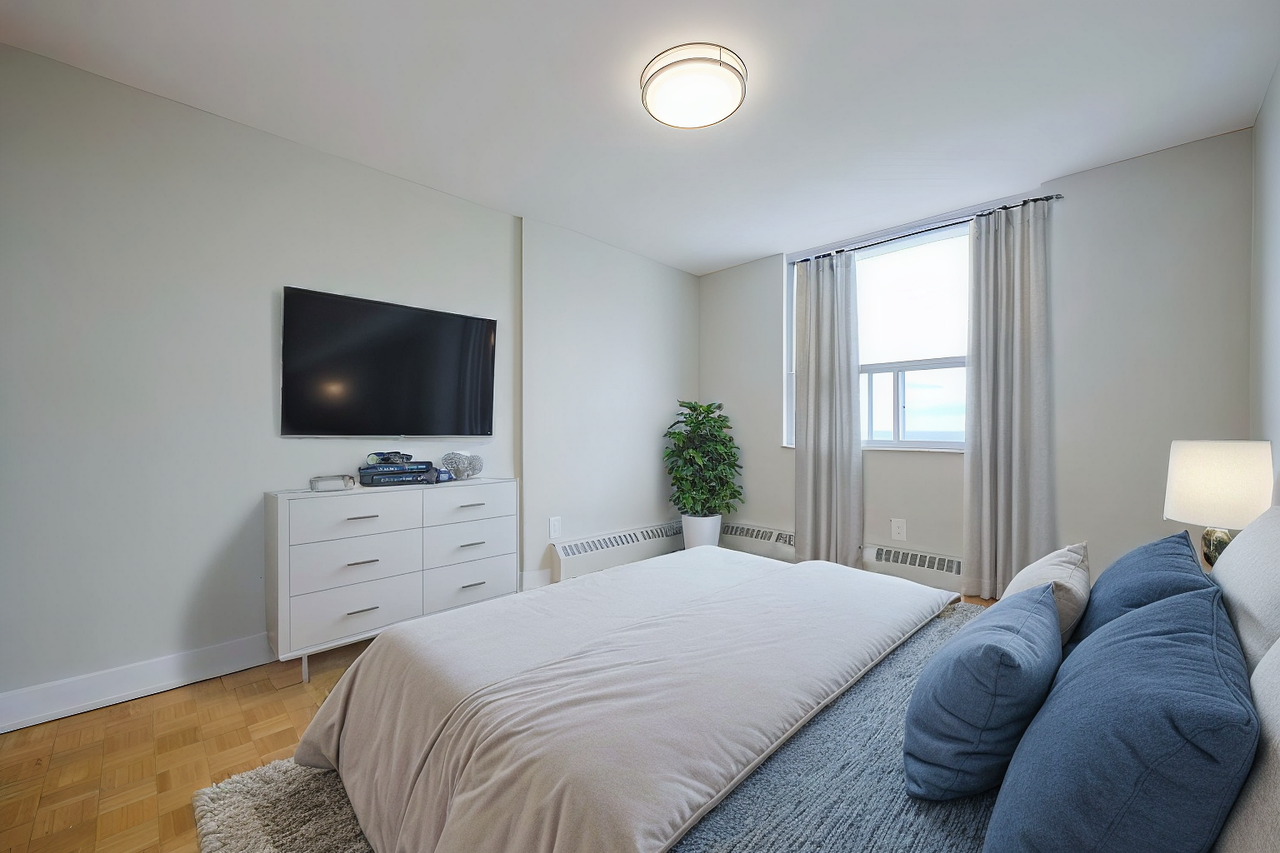 Queen Margaret II - Photo 5 of 21