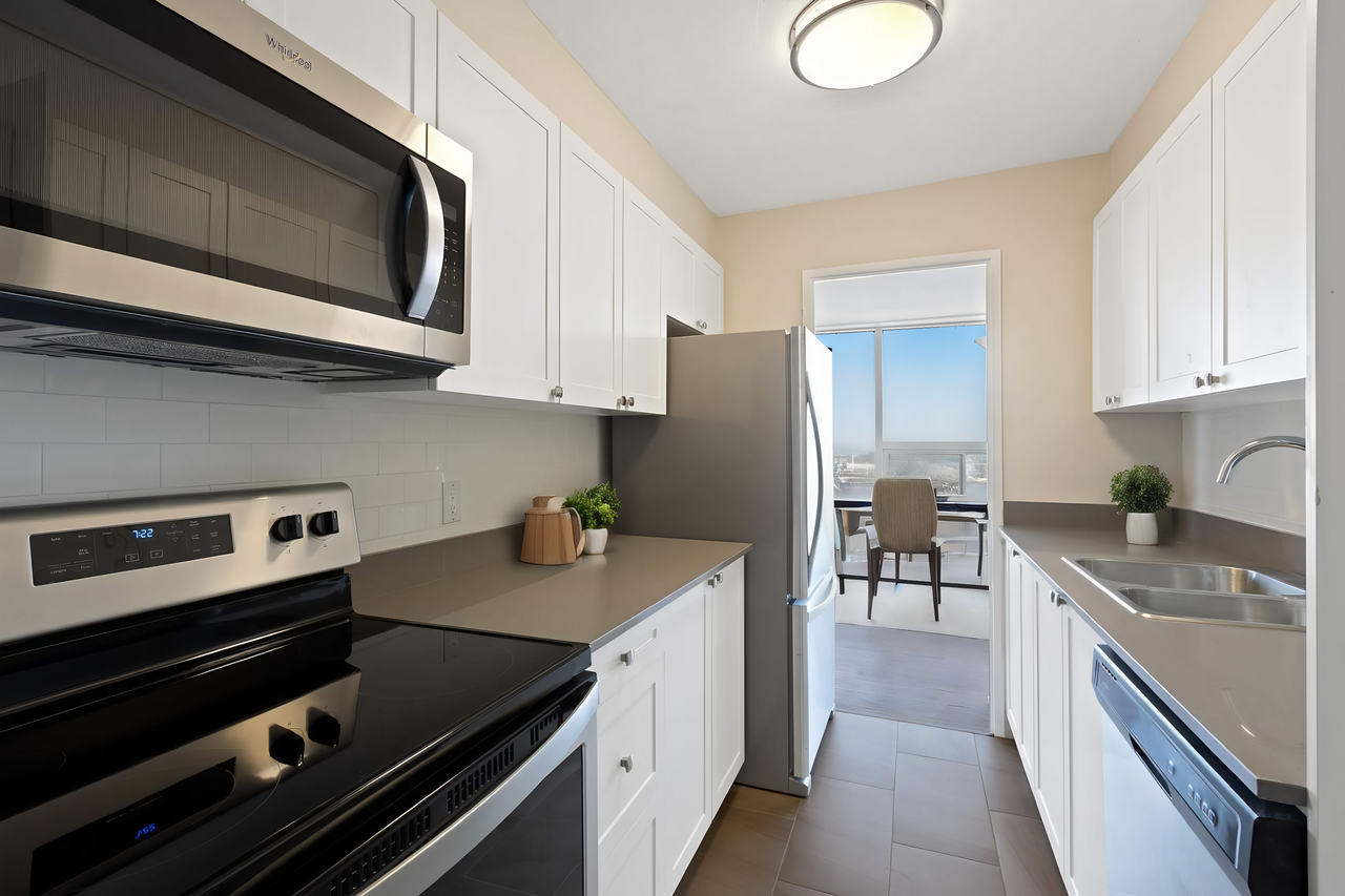 Bromley Square - Photo 2 of 10