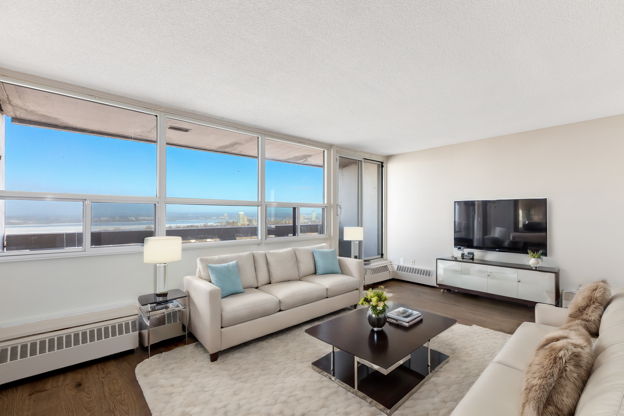 Bromley Square - Photo 3 of 10