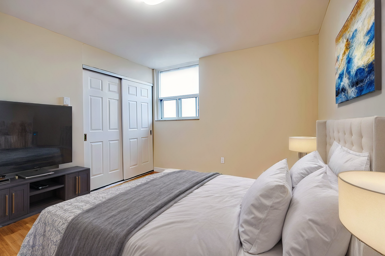 Pharmacy Place - Photo 5 of 18