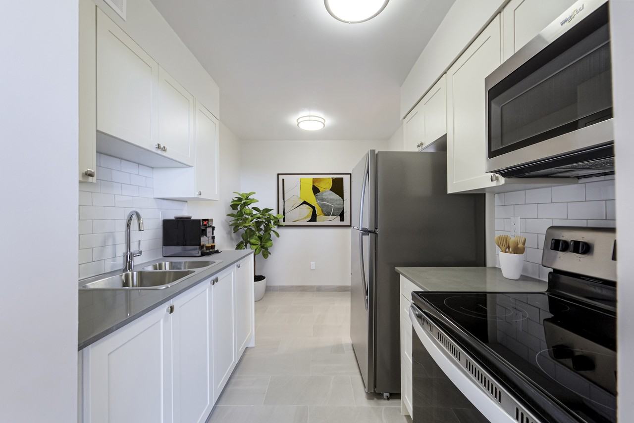 Cresswell Court Apartments - Photo 2 of 10