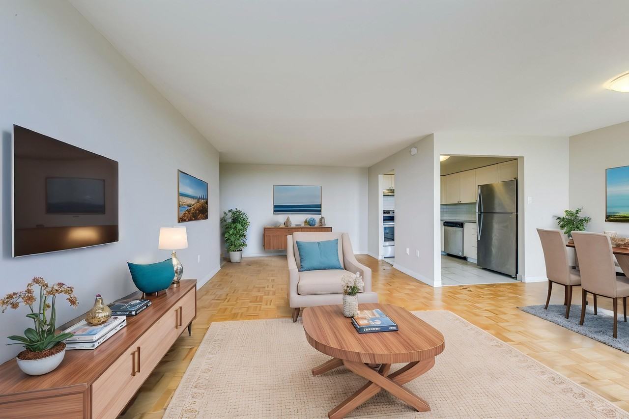 South Grand Apartments - Photo 2 of 12