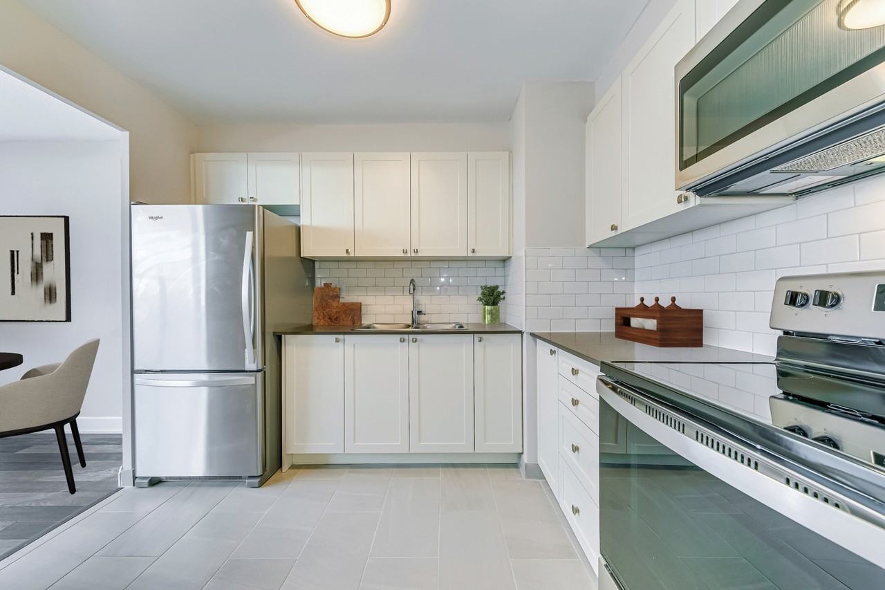 Park Terrace II - Photo 3 of 13