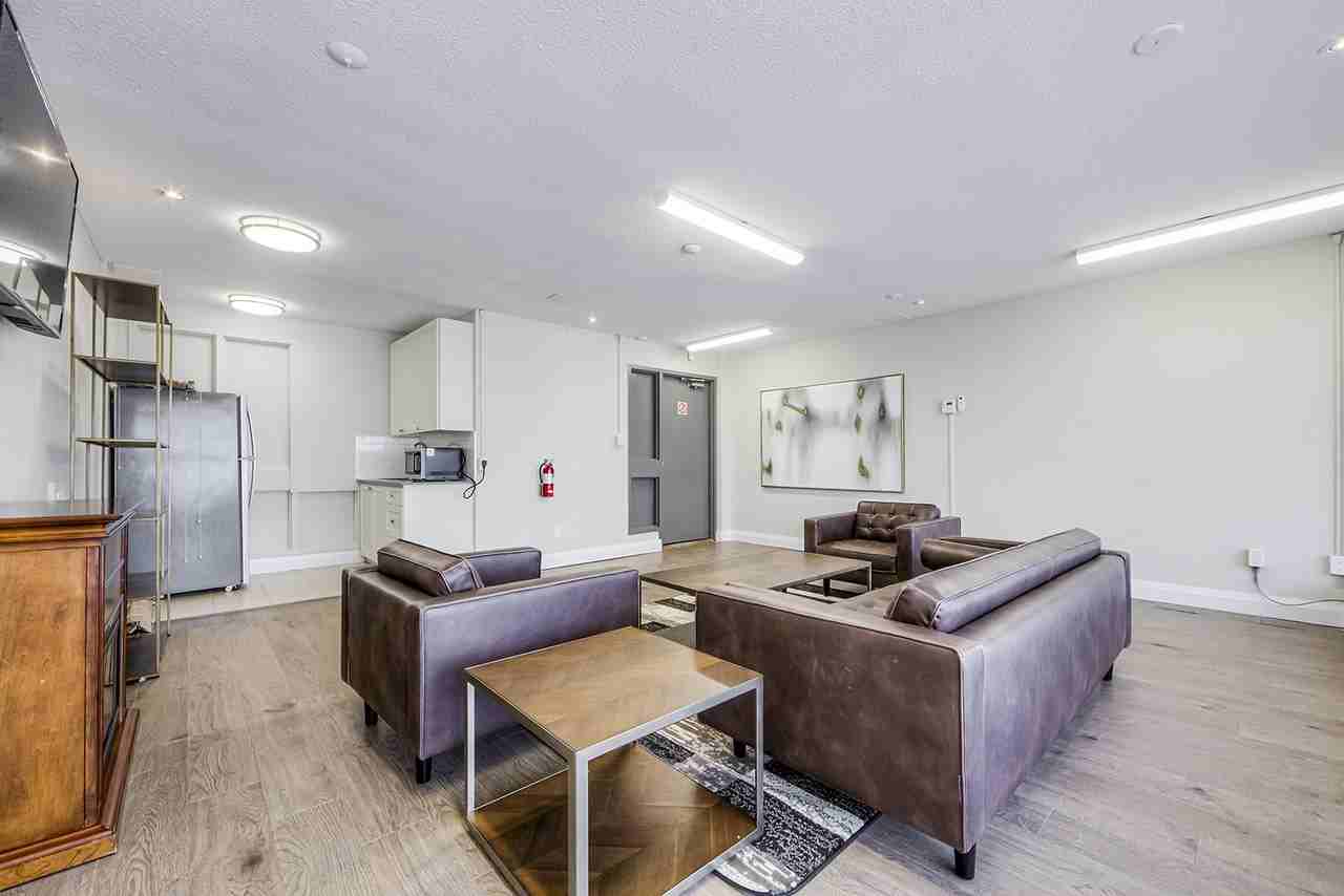 The Sprucedales - Photo 7 of 12