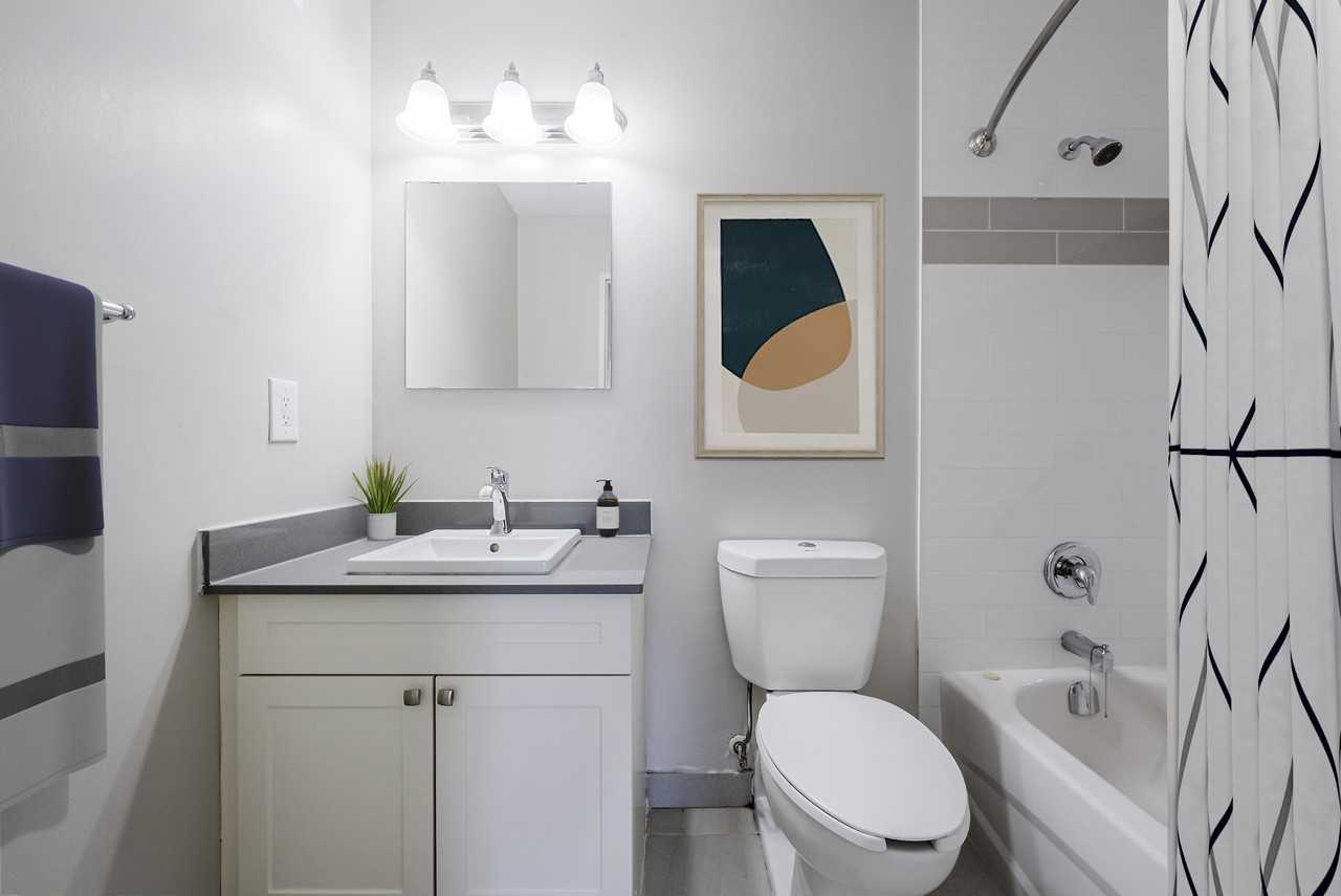 Royal Towne - Photo 7 of 10