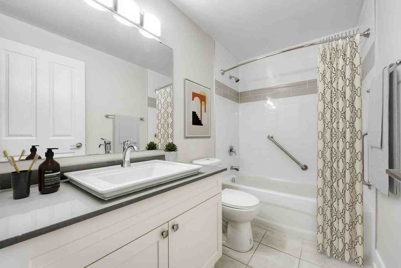 Auburn Towers - Photo 5 of 13