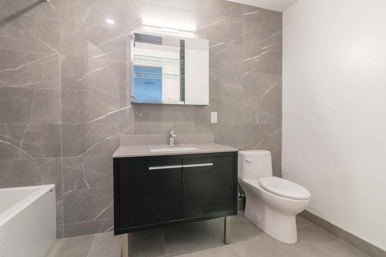 30 Saint Joseph Boulevard Est - Photo 6 of 50