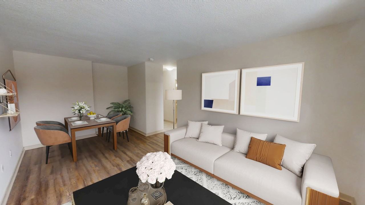 Strathroy Manor - Photo 2 of 19