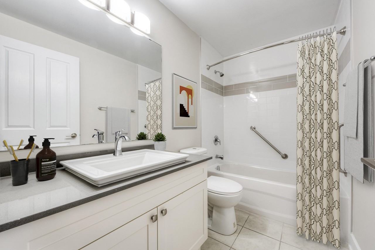 Premier Court Apartments - Photo 7 of 17