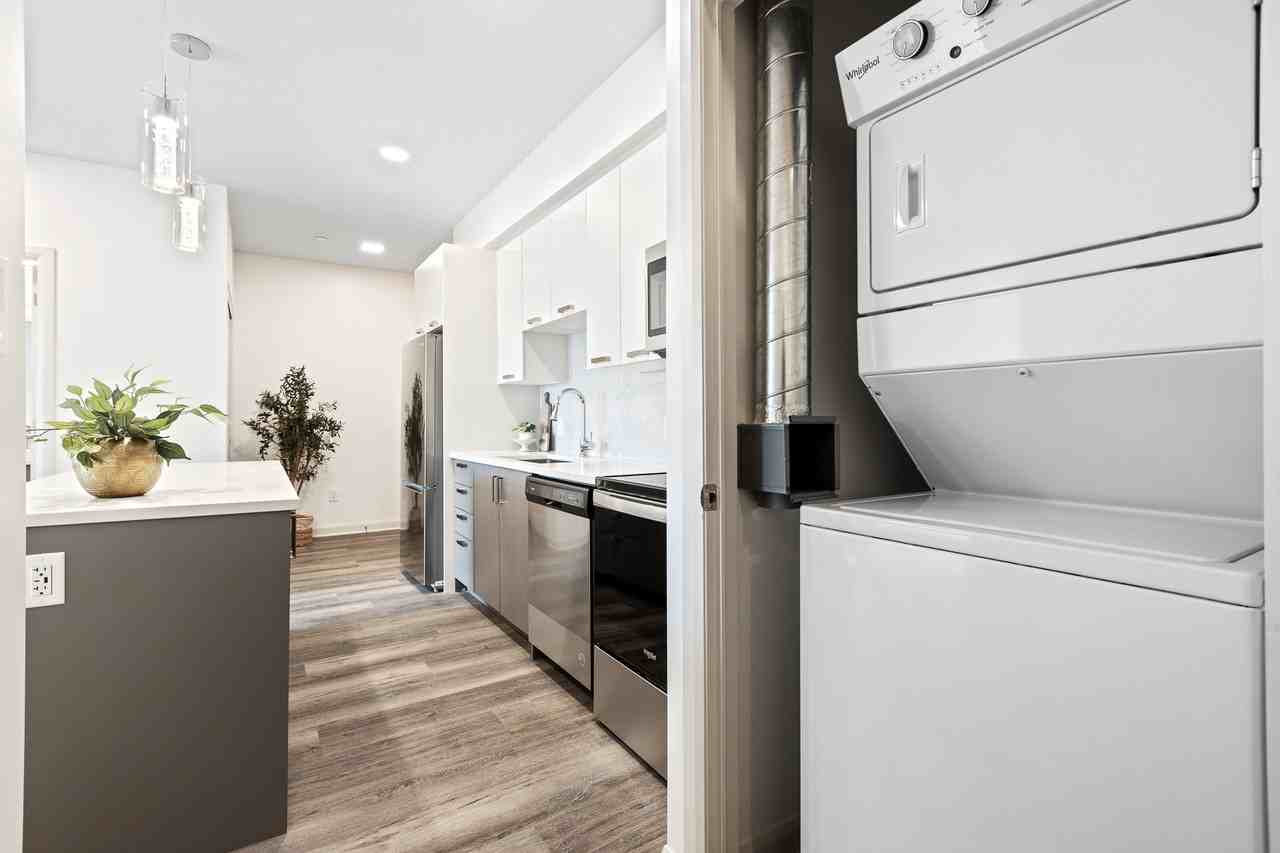 Trio Orleans Apartments - Photo 6 of 12