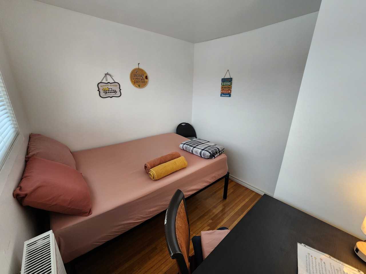 372 Northcliffe Boulevard - Photo 3 of 5