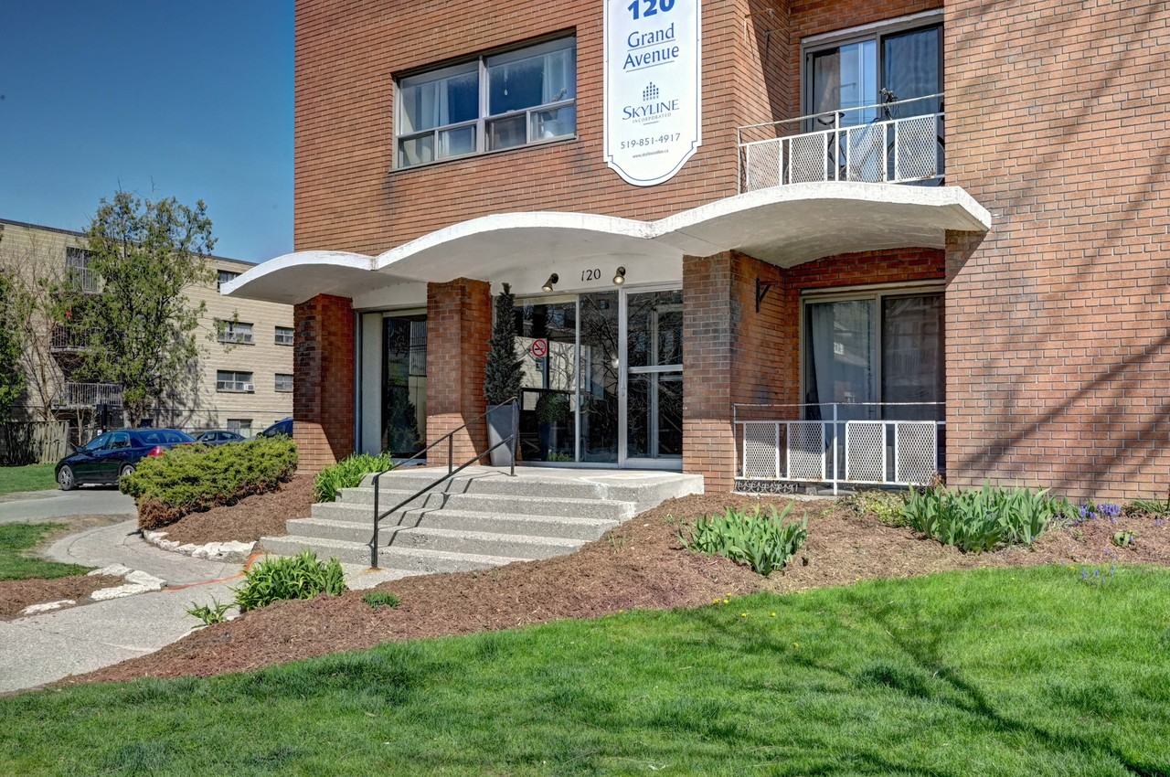 Parkdale Tower Apartments - Photo 3 of 23