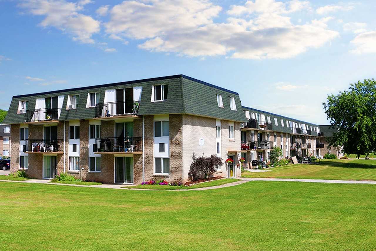 Bruce Manor Apartments - Photo 2 of 16