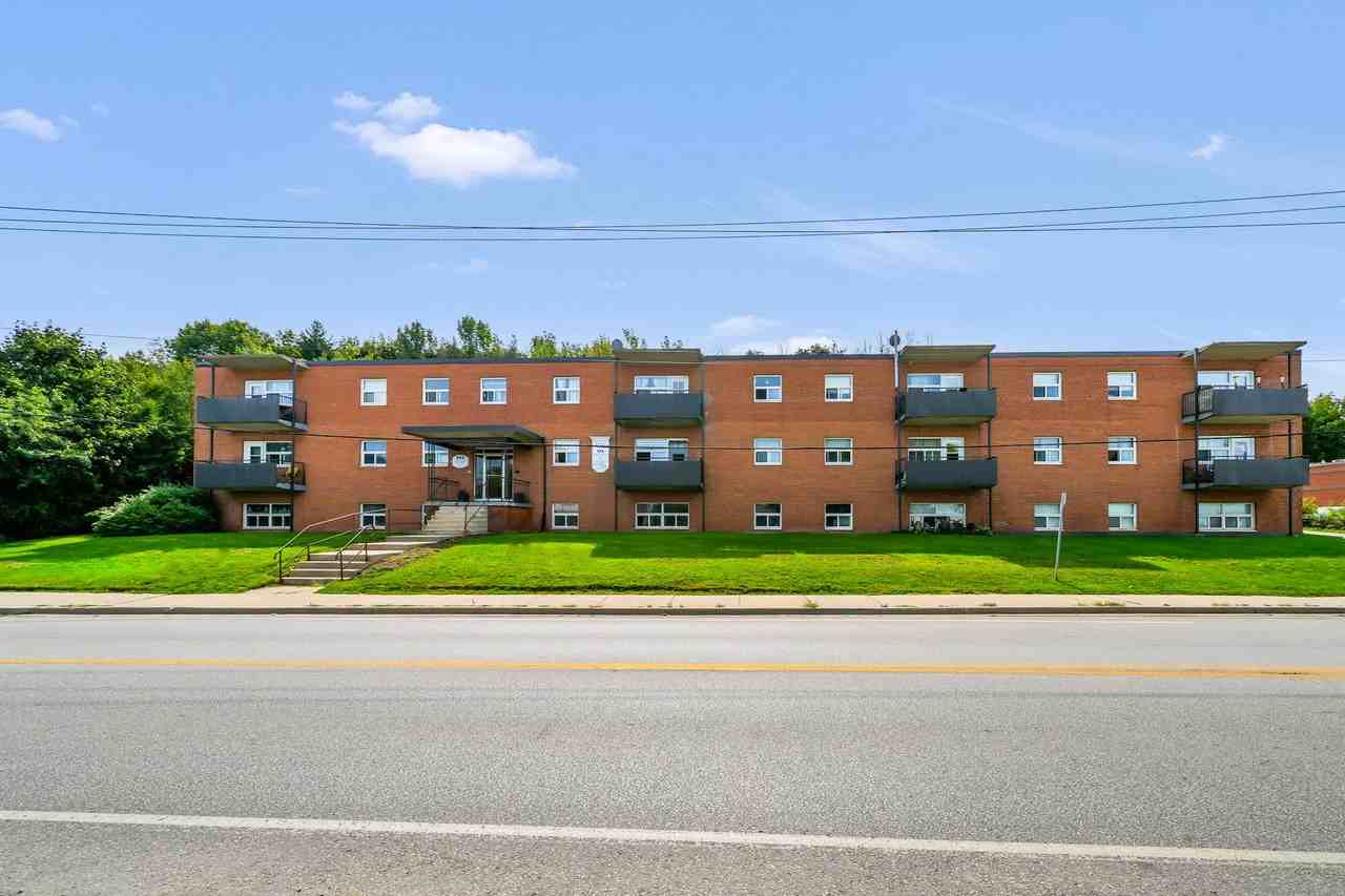 Bayfield Manor Apartments - Photo 2 of 23