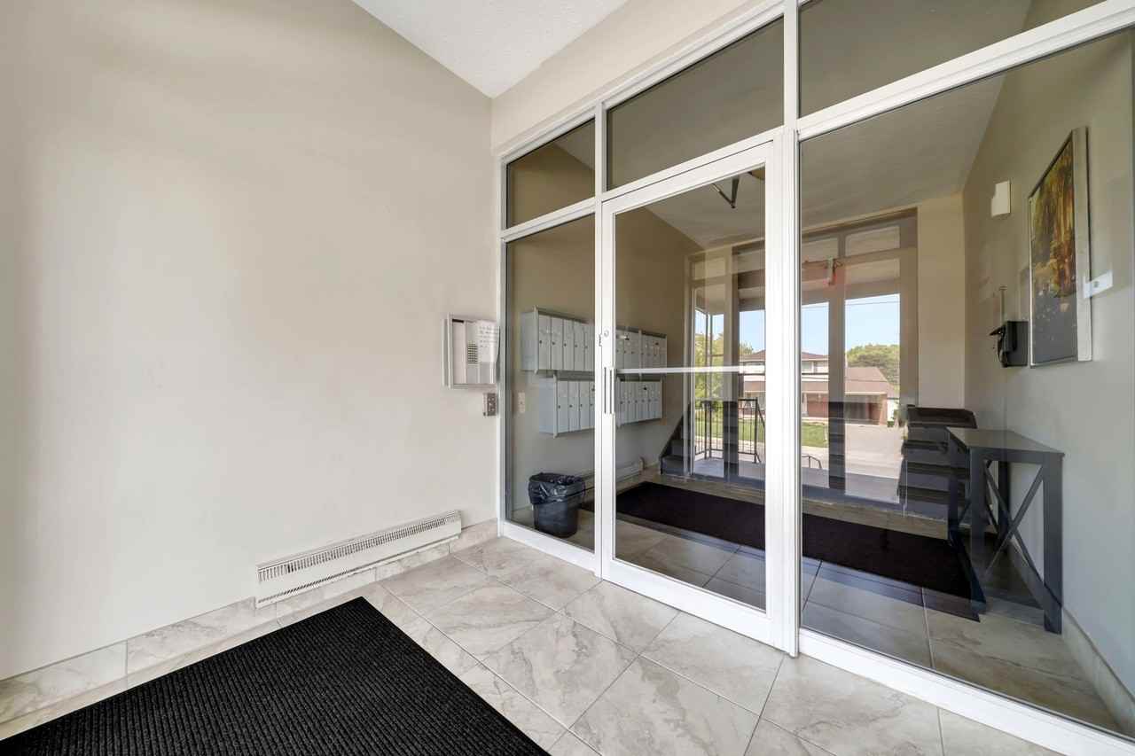 Bayfield Manor Apartments - Photo 5 of 23