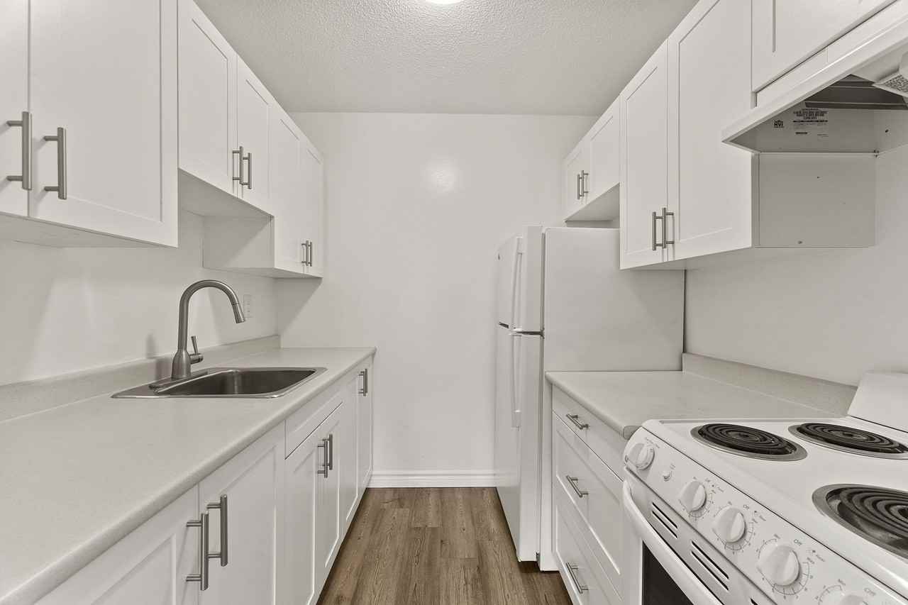 Rivershore Tower Apartments - Photo 4 of 20