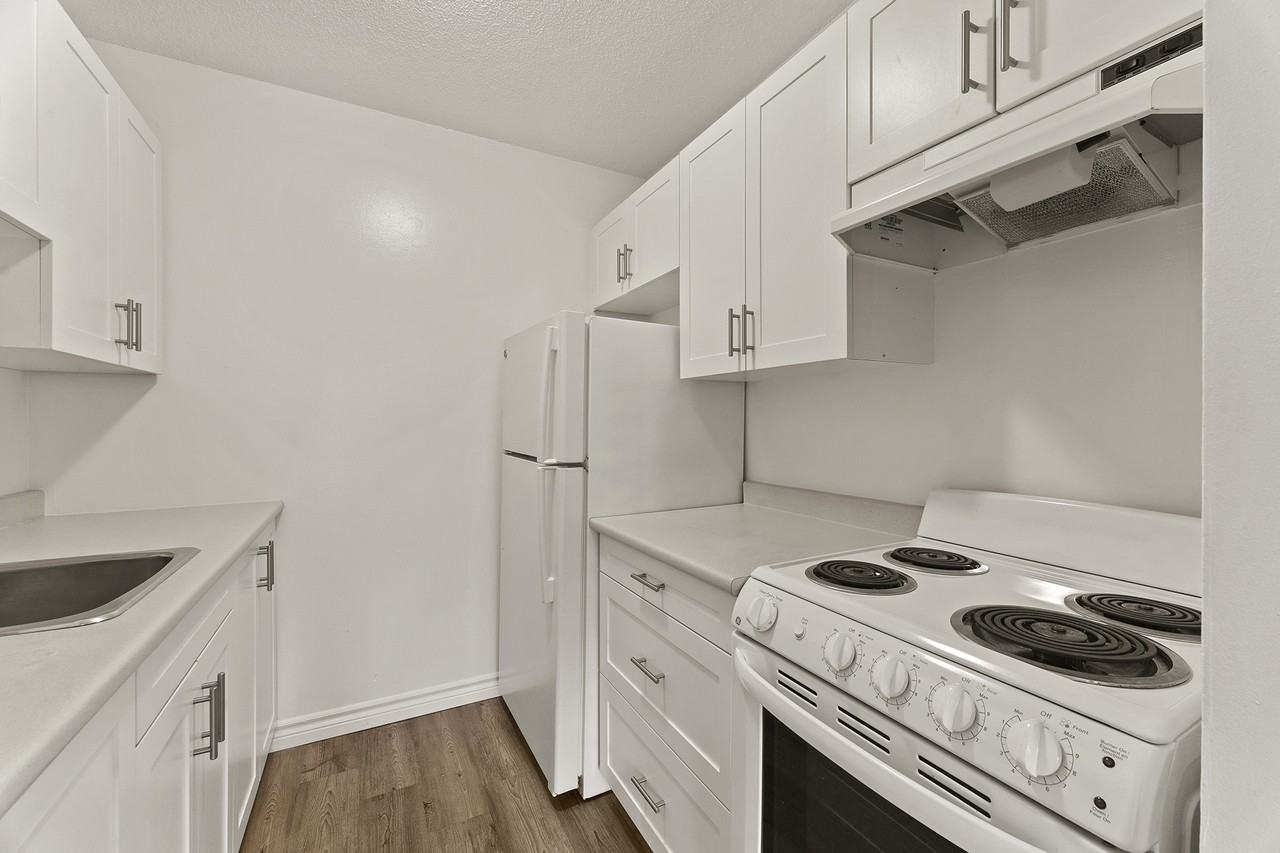 Rivershore Tower Apartments - Photo 5 of 20