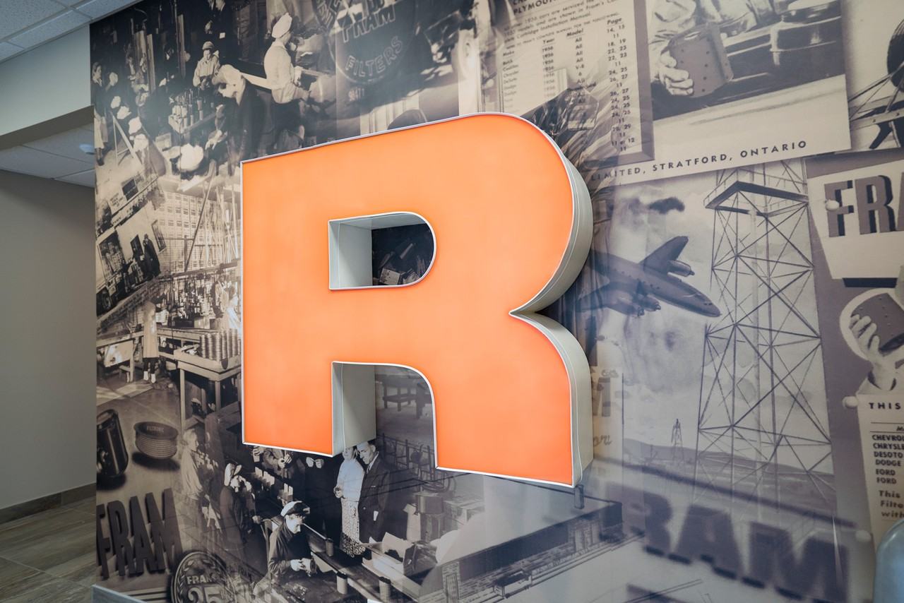 Oxford Haus Apartments - Photo 4 of 26