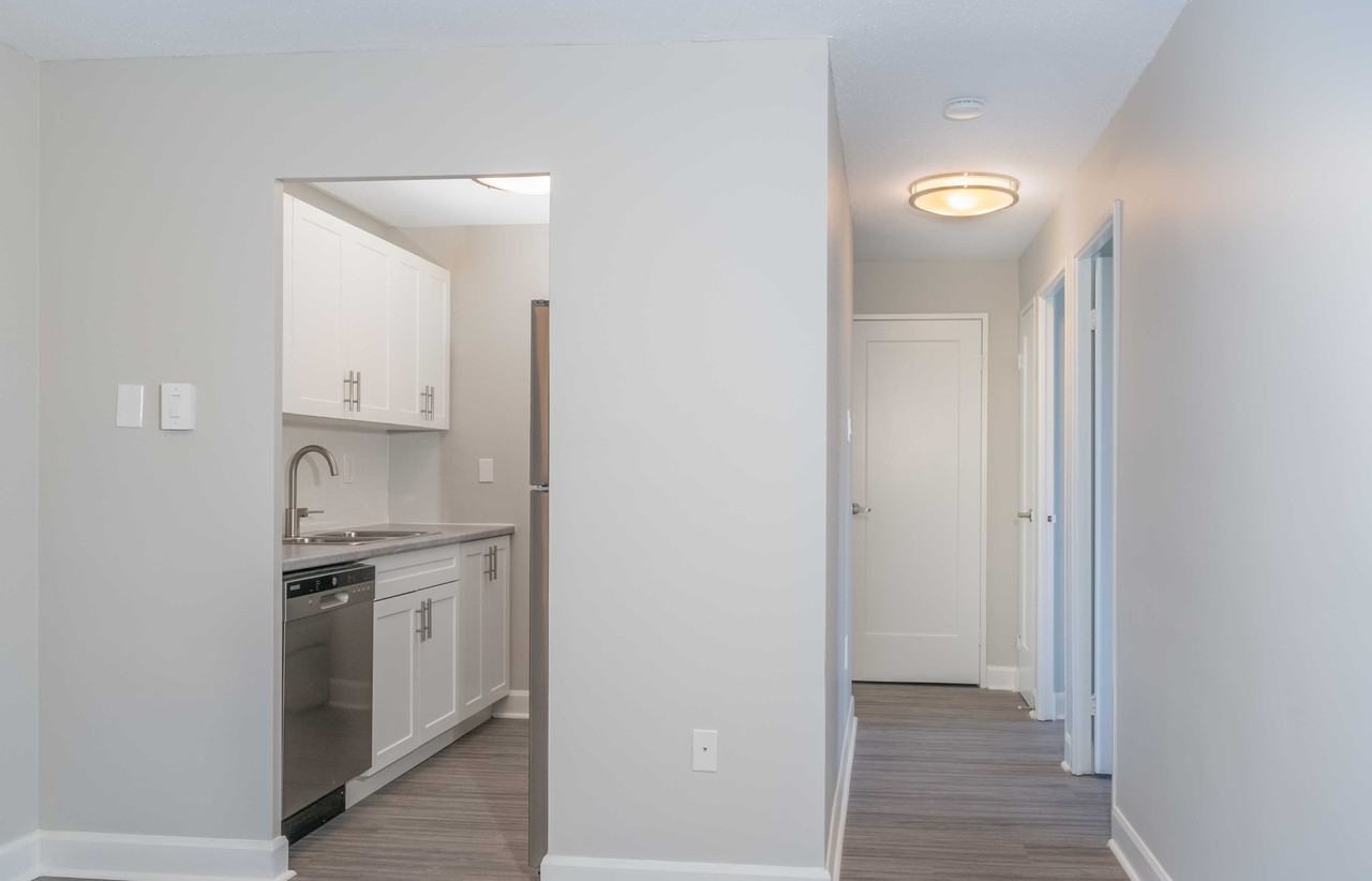 High Park Place Apartments - Photo 7 of 25