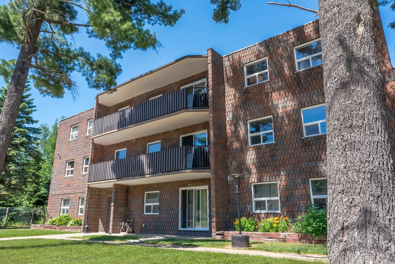 Village Green Apartments - Photo 5 of 15