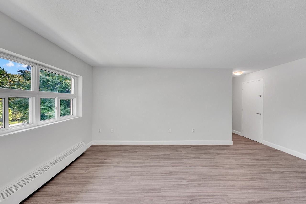 Huron Gardens Apartments - Photo 6 of 22