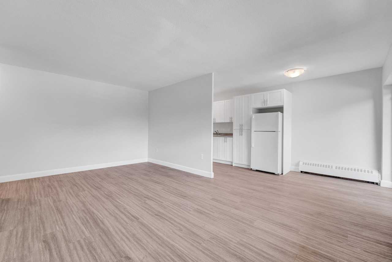 Huron Gardens Apartments - Photo 7 of 22