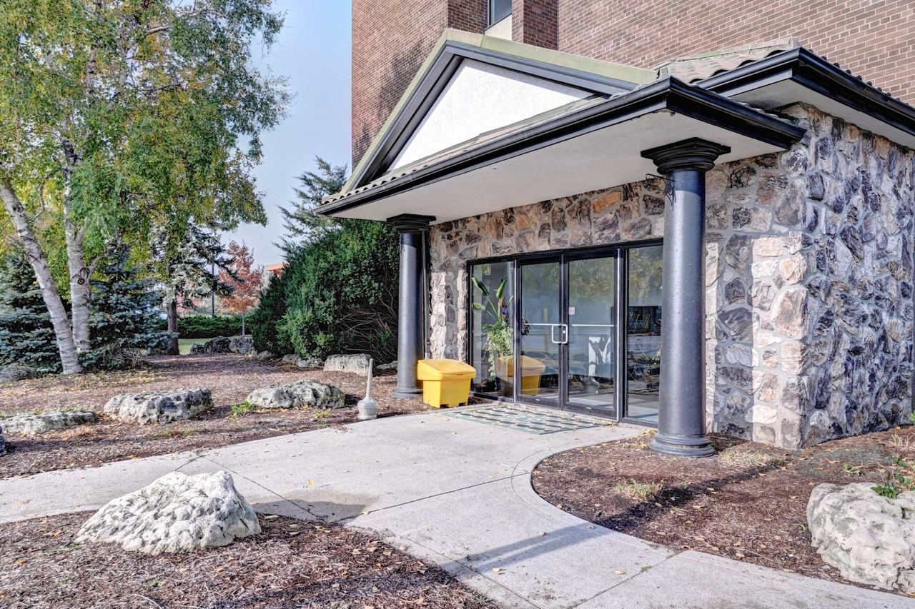 85 & 89 Willow Road Apartments - Photo 4 of 24