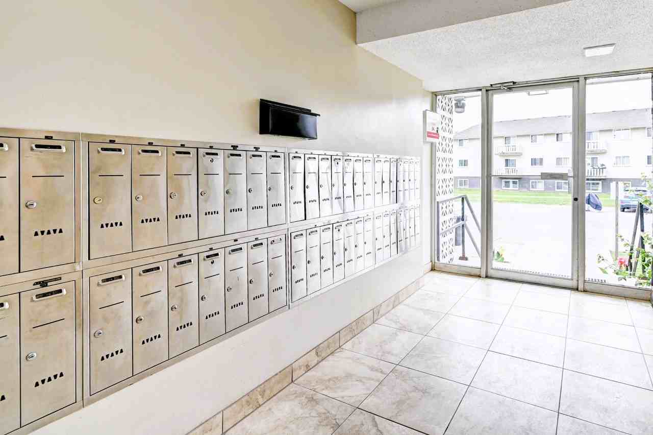 Flamingo Apartments - Photo 7 of 26