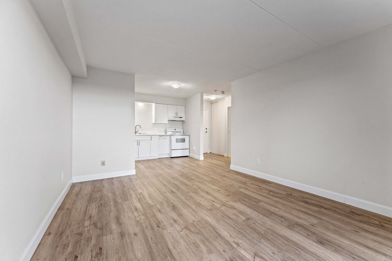 Plaza East Apartments - Photo 4 of 23