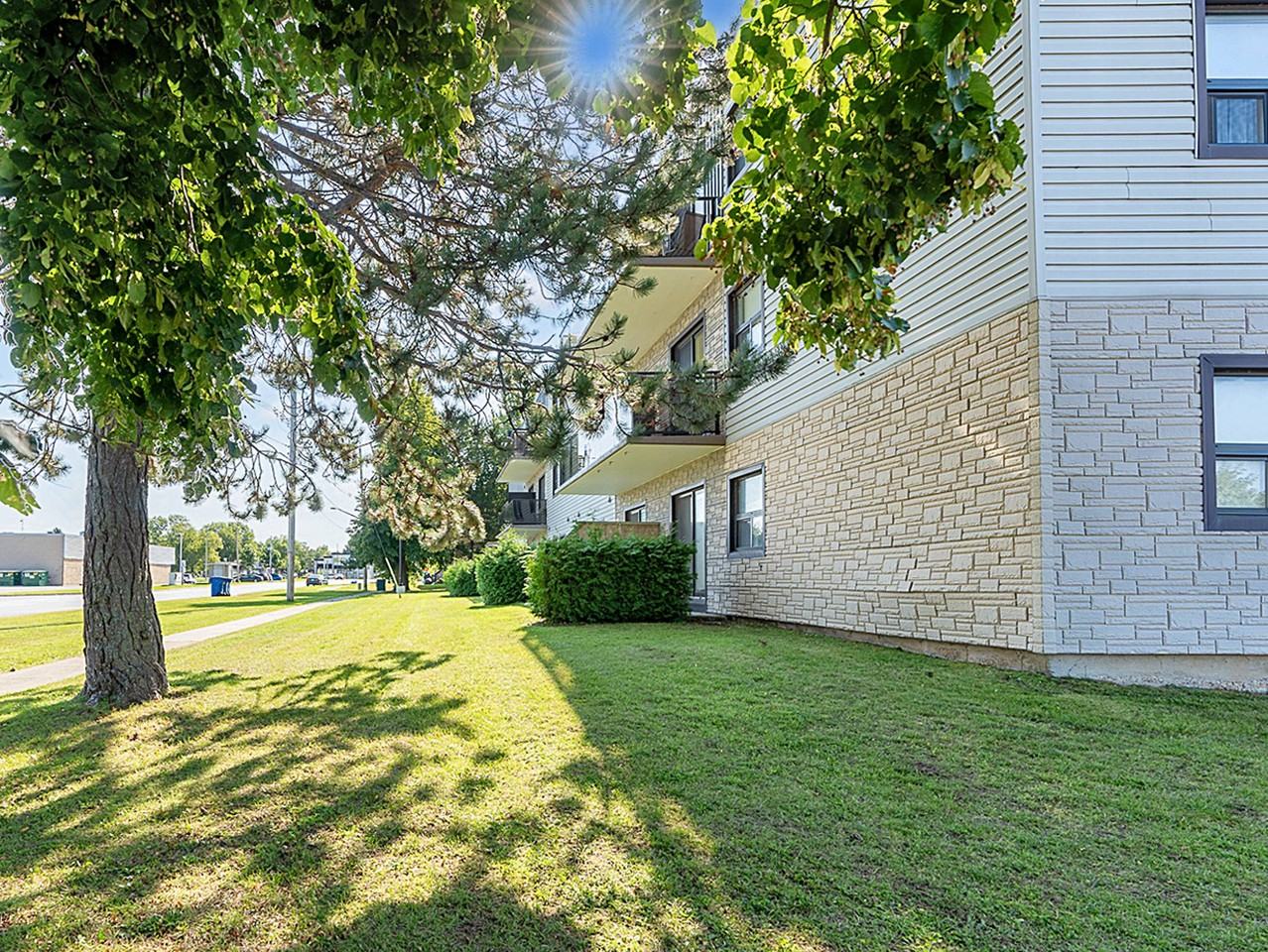 The Huron Apartments - Photo 3 of 25