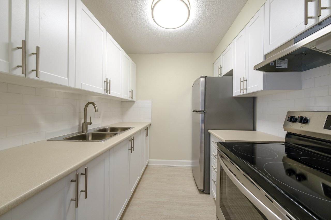 The Huron Apartments - Photo 4 of 25