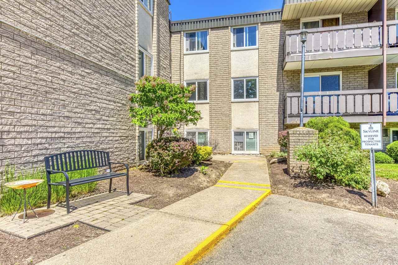 Lakeside Gardens Apartments - Photo 5 of 24