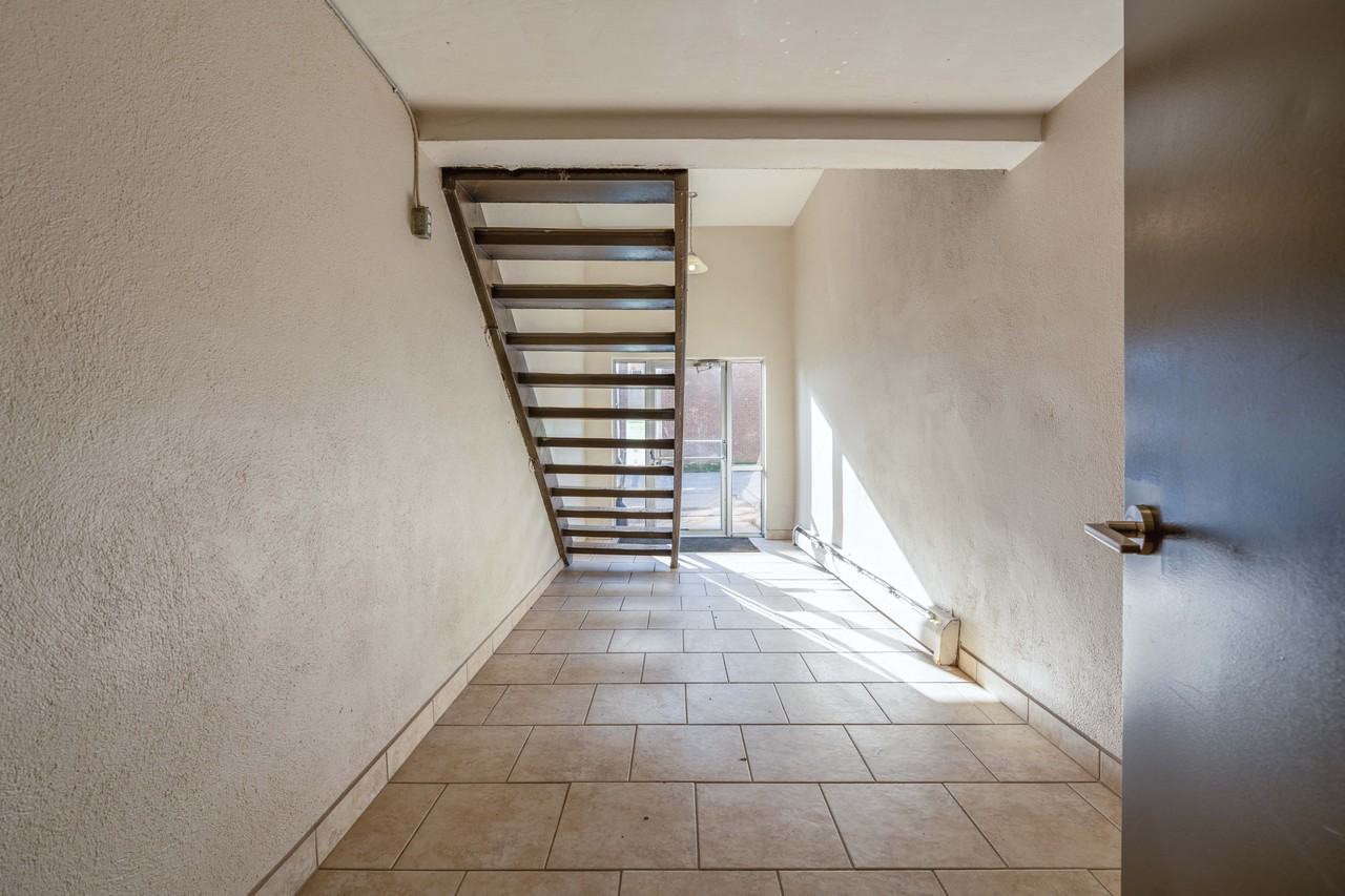 6th Street Apartments - Photo 5 of 22