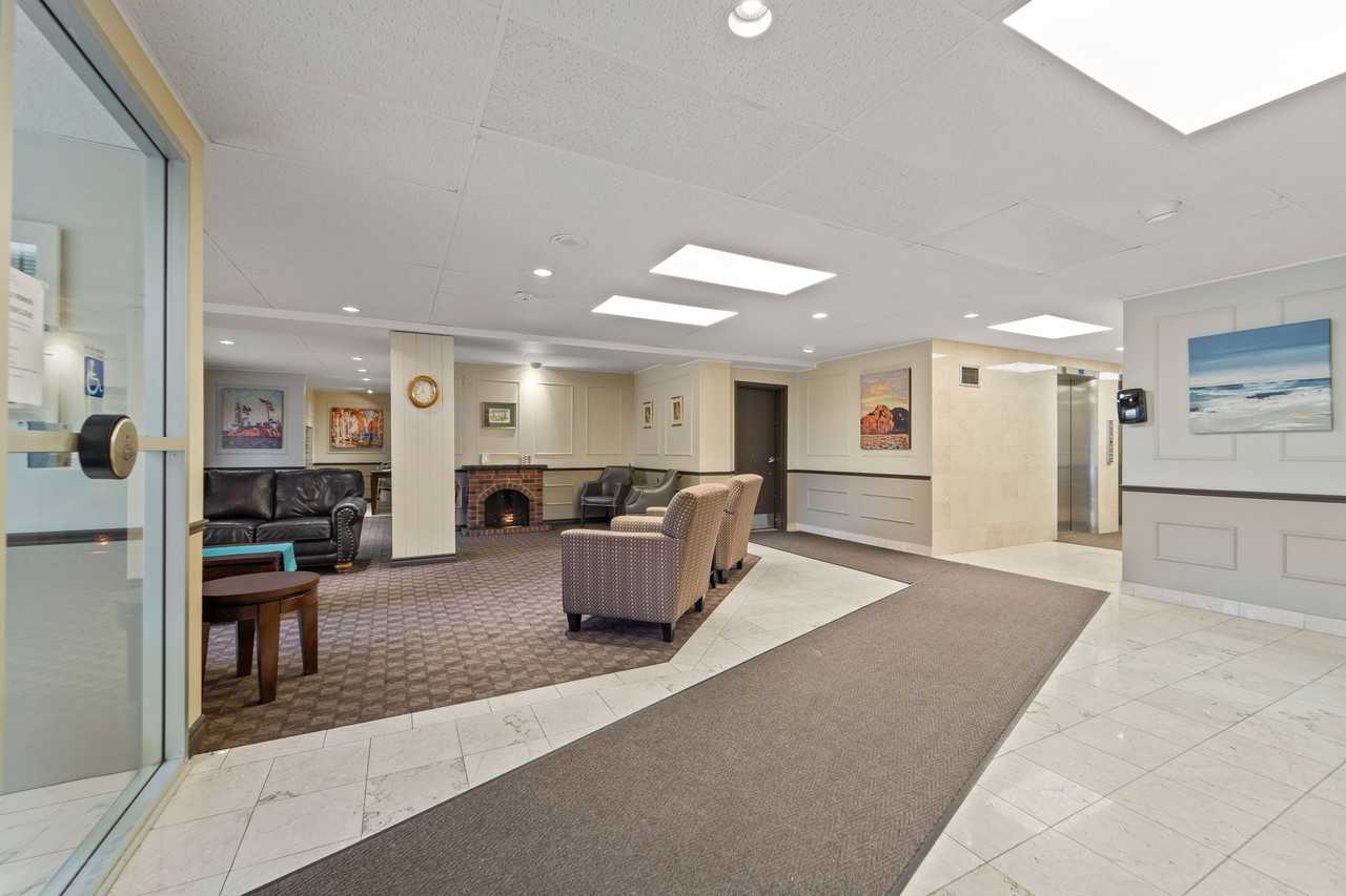 Leamington Towers Apartments - Photo 3 of 25