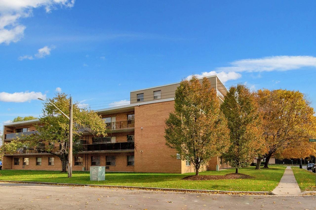 Bryn Mawr Apartments - Photo 7 of 21