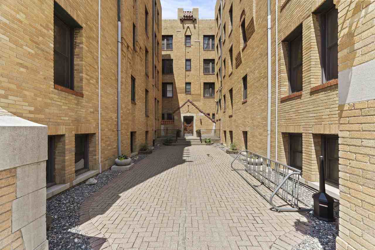 Granada Apartments - Photo 5 of 23