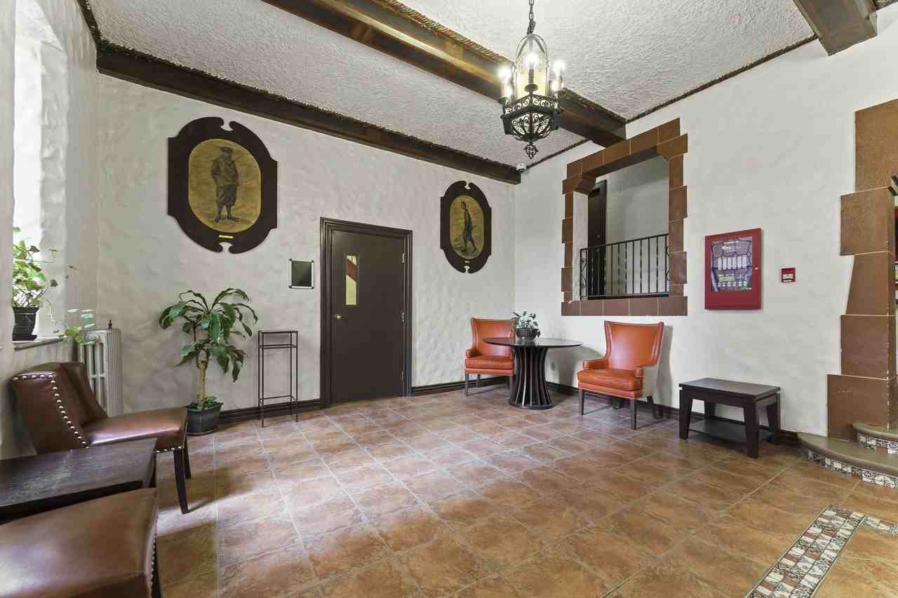 Granada Apartments - Photo 7 of 23