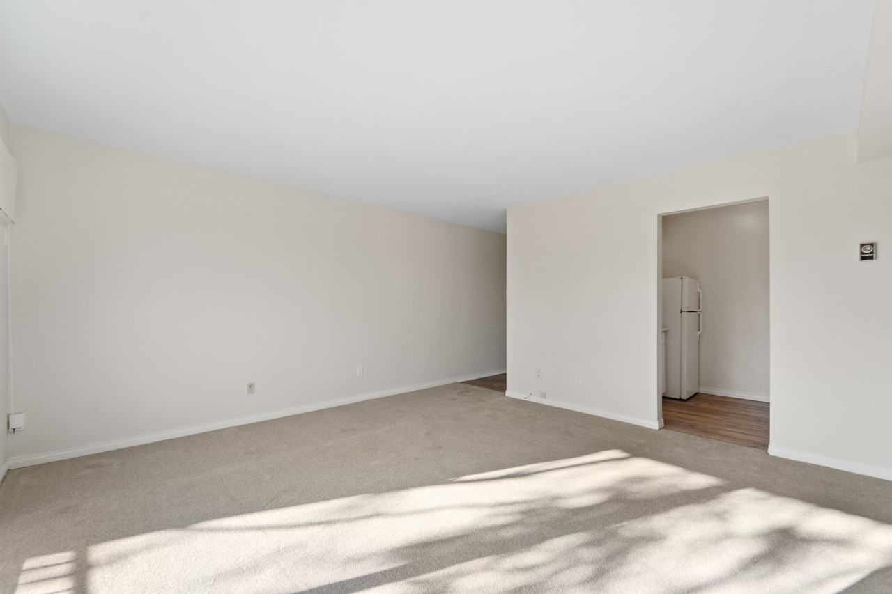 Sandwich Tower Apartments - Photo 7 of 21