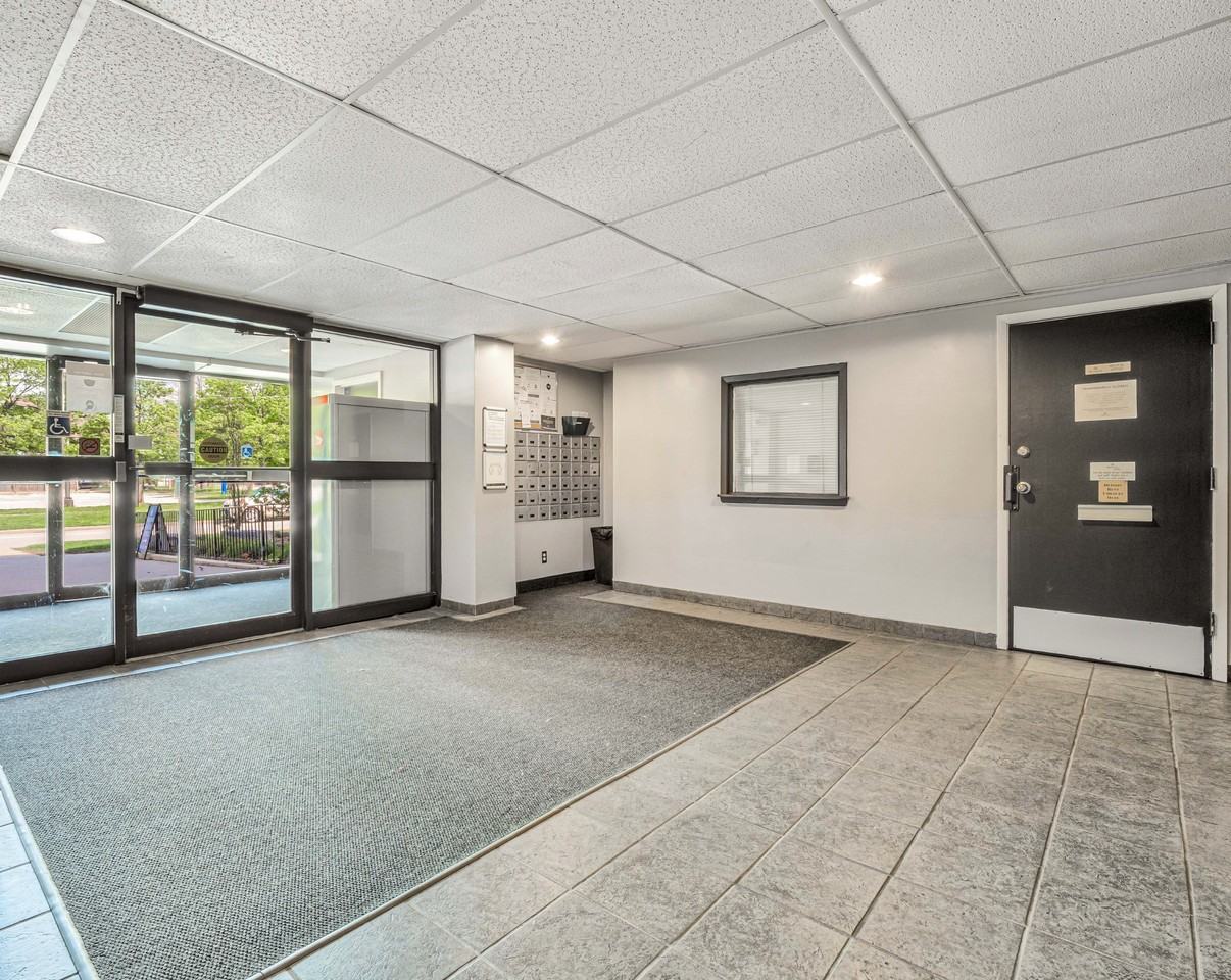 Askin Tower Apartments - Photo 6 of 19