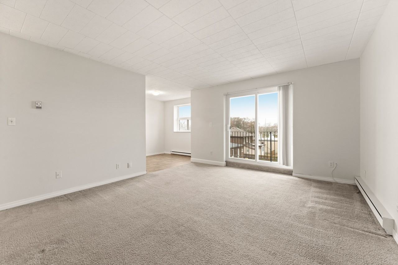 Sandilands Tower Apartments - Photo 6 of 20