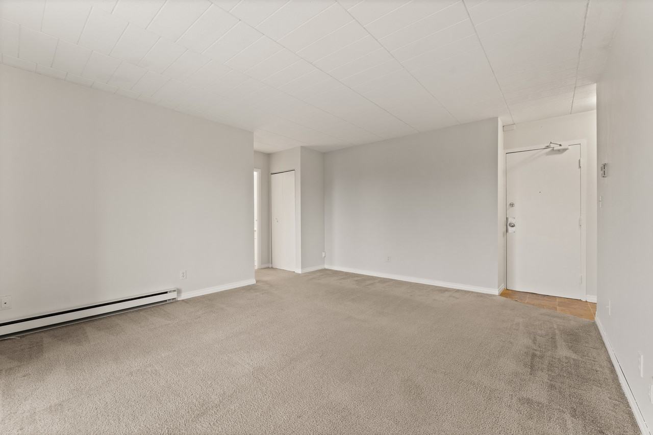 Sandilands Tower Apartments - Photo 7 of 20