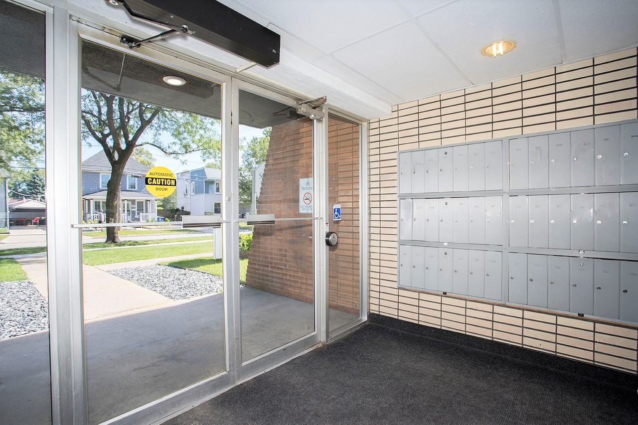 Karita Tower Apartments - Photo 5 of 18