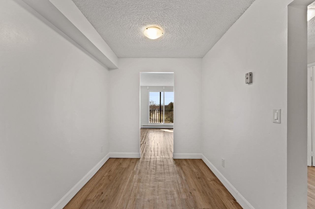 Janisse Tower Apartments - Photo 6 of 20