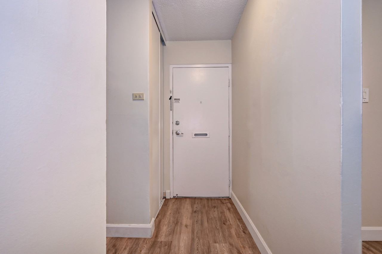 Westport Towers Apartments - Photo 5 of 19