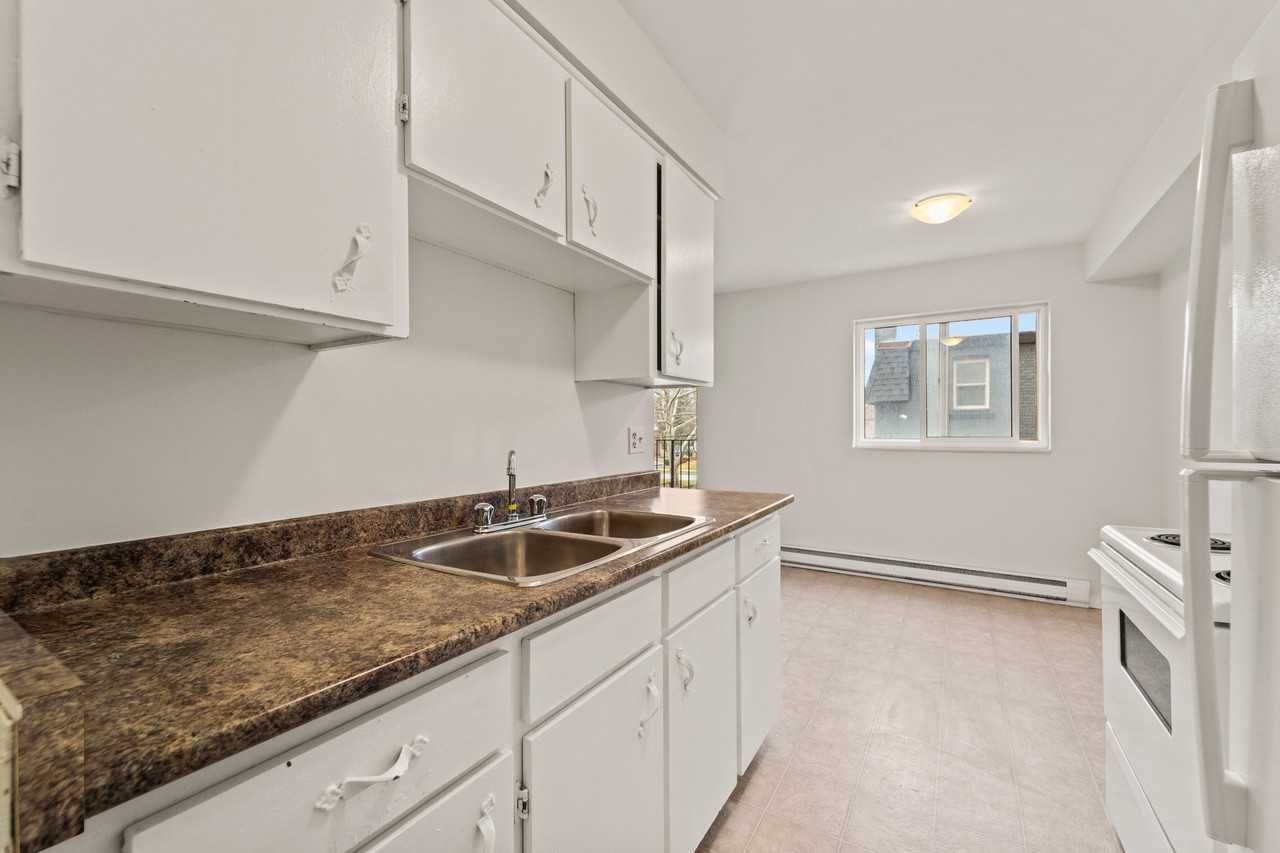 University Tower Apartments - Photo 5 of 21