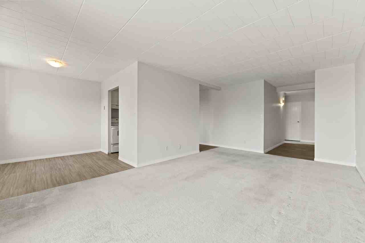 Marine Court Apartments - Photo 6 of 22